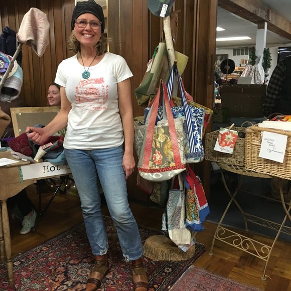 Meet your Posher, Mary - Picture 2 of 3